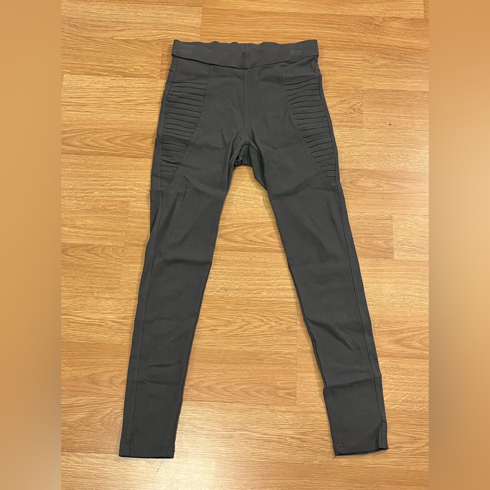 Stylish Gray Leggings